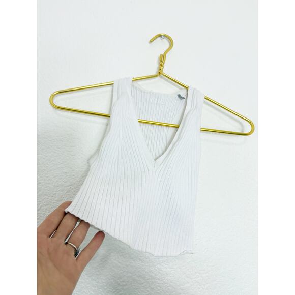 KITH White Ribbed V Neck Tank Top Size XS Cropped Logo Classic Minimalist Chic - Picture 6 of 8